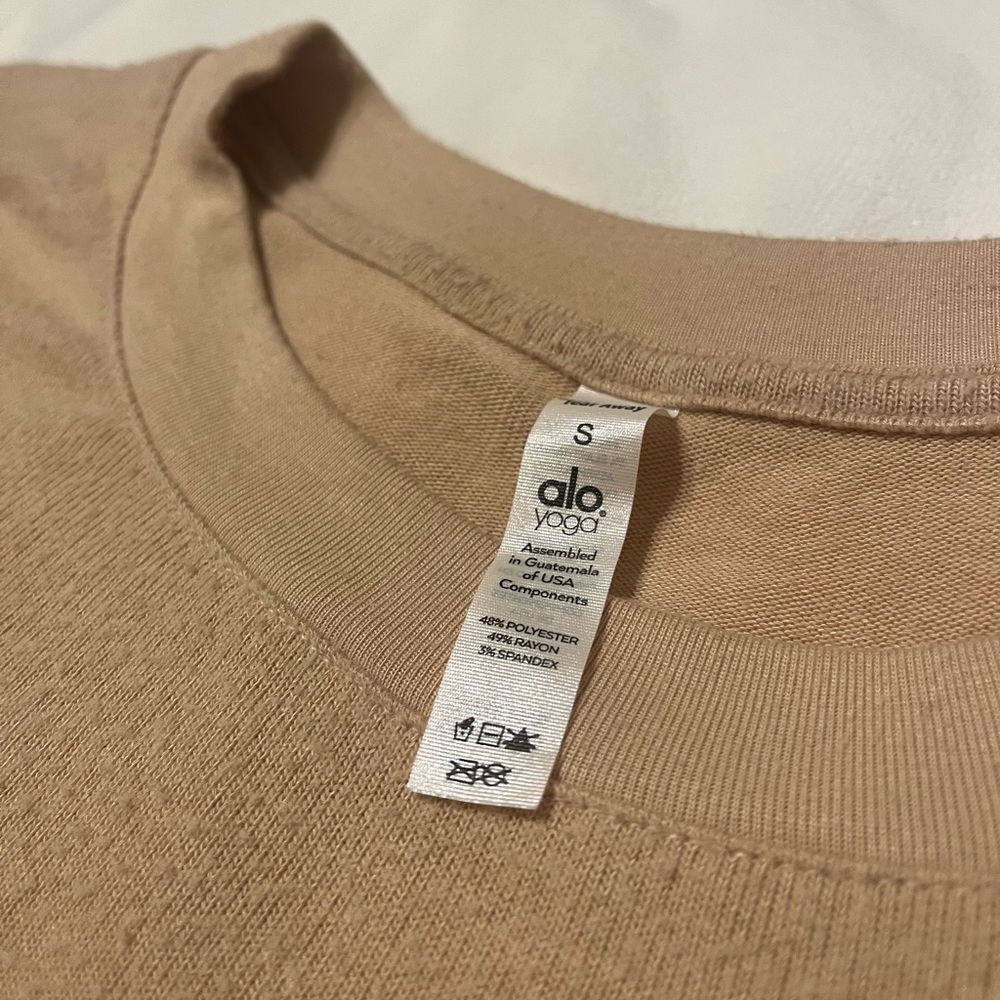 Tan Alo Yoga pullover sweater